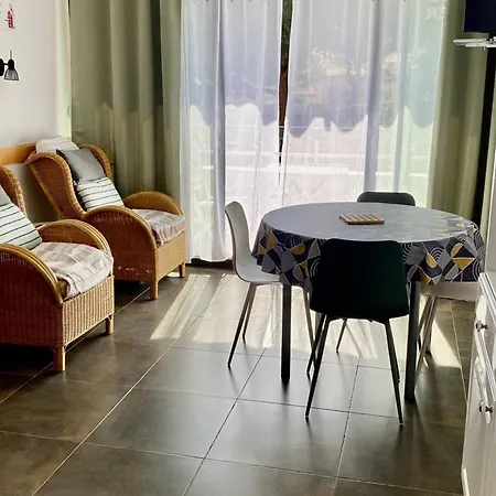 Cosy 24 M² Avec Balcon, Proche Cures Et Centre-ville, Animaux Bienvenus ! - Fr-1-703-109